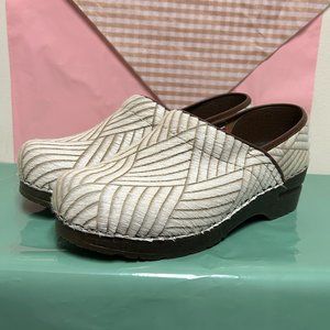 Sanita Made in Europe Original Professional Mohair Fur Clogs Sz39